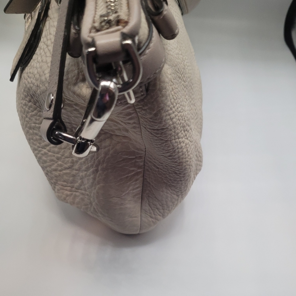 Coach signature leather handbag with hang tags - Picture 8 of 14